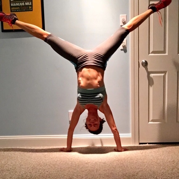 Meet your Posher, Lara - Picture 2 of 3